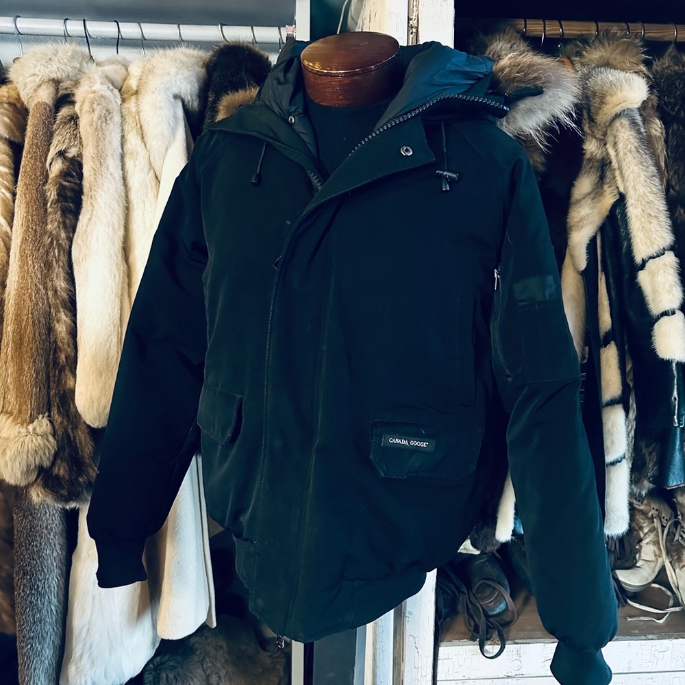 Canada Goose Black Hooded White Duck Down Puffer Jacket w/ Coyote Fur